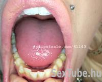 száj, szájfétis, vore, belső száj, nyelv, hosszú nyelv, nincs öklendező reflex